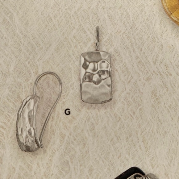 Silpada Vintage Hammered Earrings
W0991 - Picture 6 of 9